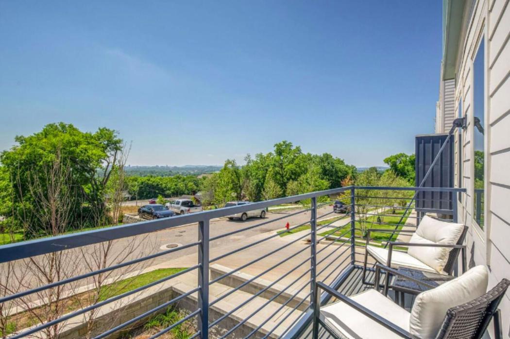Luxury Four-Story Home, Rooftop Deck With Views, Pingpong! Sleeps 12! Nashville Ngoại thất bức ảnh